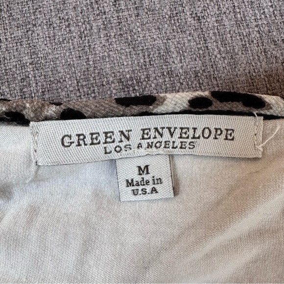 GREEN ENVELOPE LA Flowy Leopard Print‎ Asymmetrical Sleeveless Mob Wife Blouse M - Picture 2 of 12